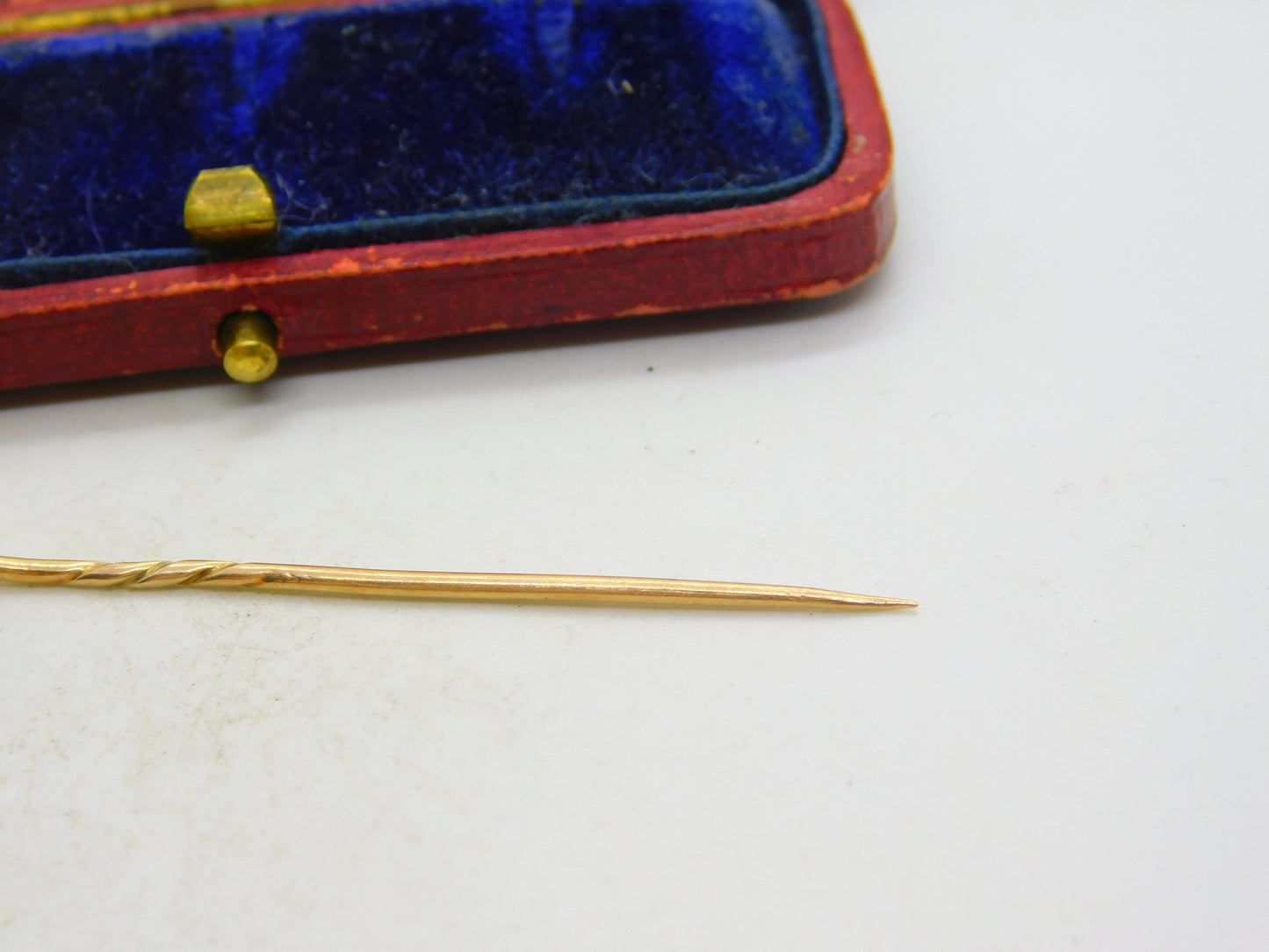 Victorian 15ct Yellow Gold Seed Pearl Set 'W' Initial Stick Pin Antique c1890