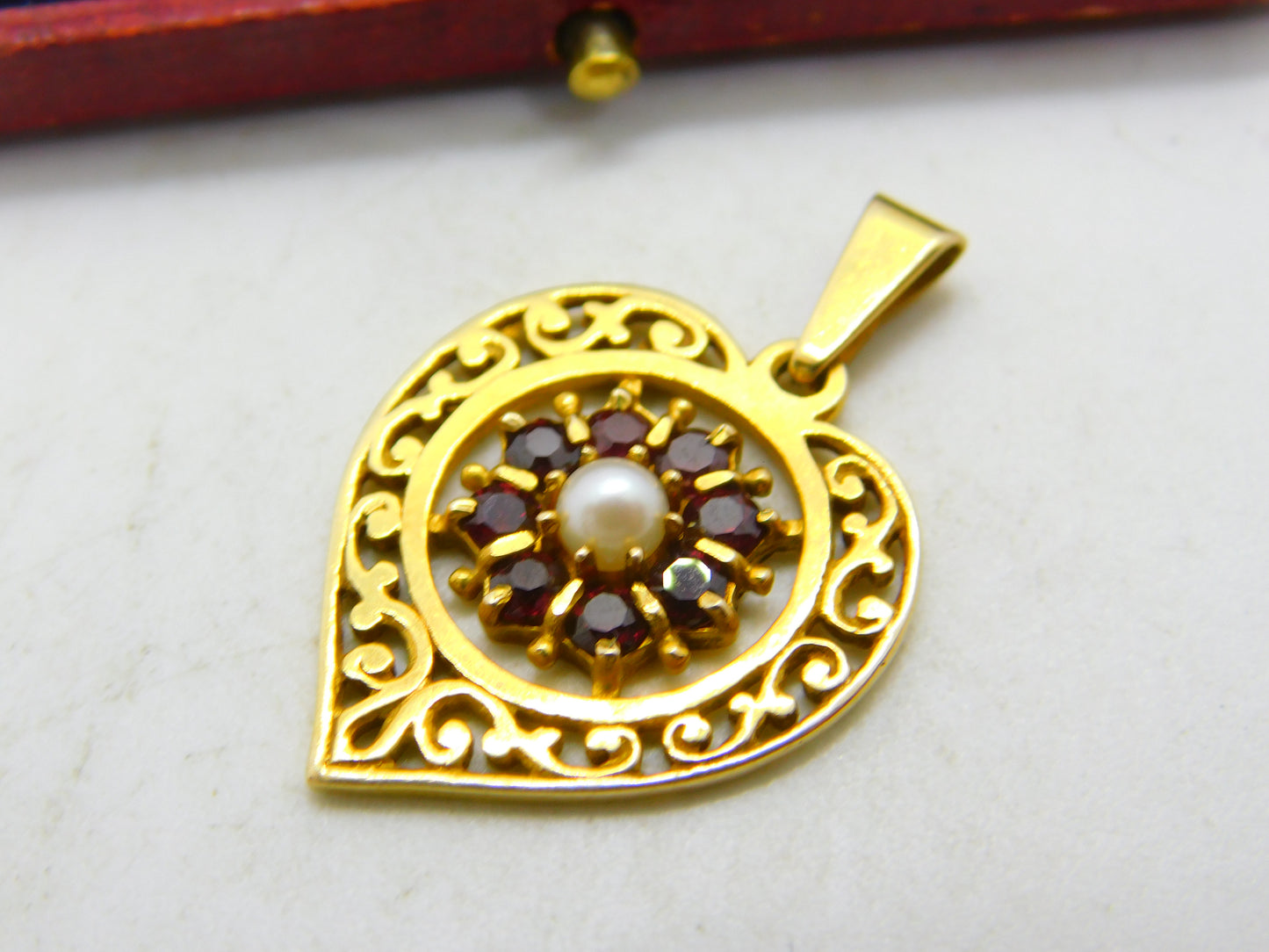 9ct Yellow Gold, Central Pearl & Garnet Set Heart Drop Pendant Vintage c1970