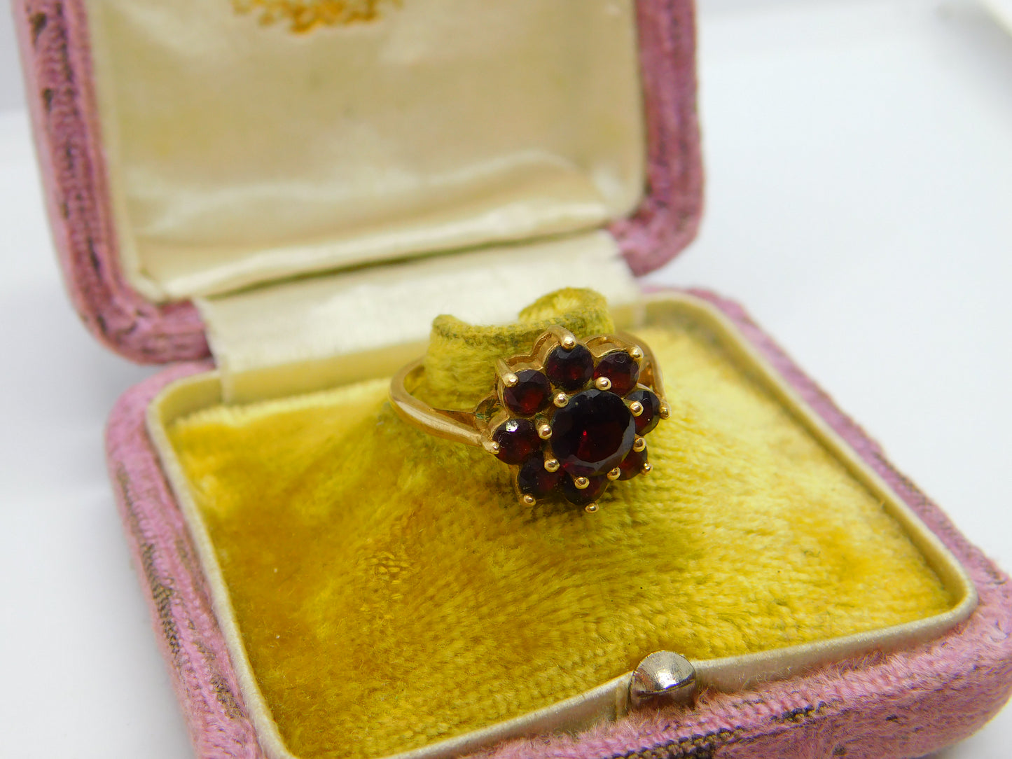 9ct Yellow Gold Bohemian Garnet Cluster Vintage 1994 Birmingham Size O UK