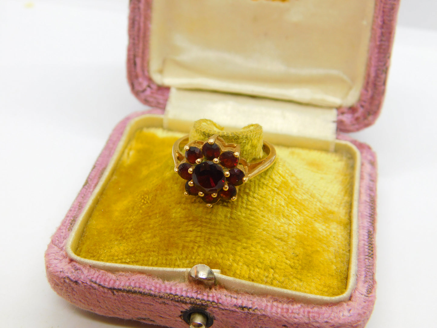 9ct Yellow Gold Bohemian Garnet Cluster Vintage 1994 Birmingham Size O UK