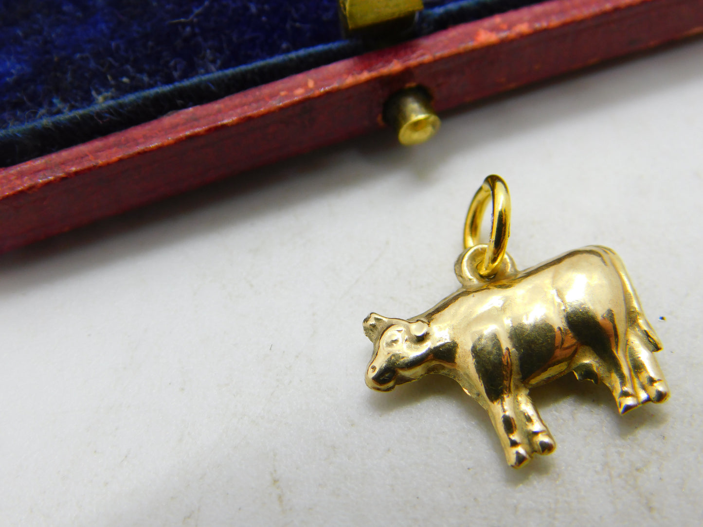 9ct Yellow Gold Dairy Cow Charm or Pendant Vintage 1962 London