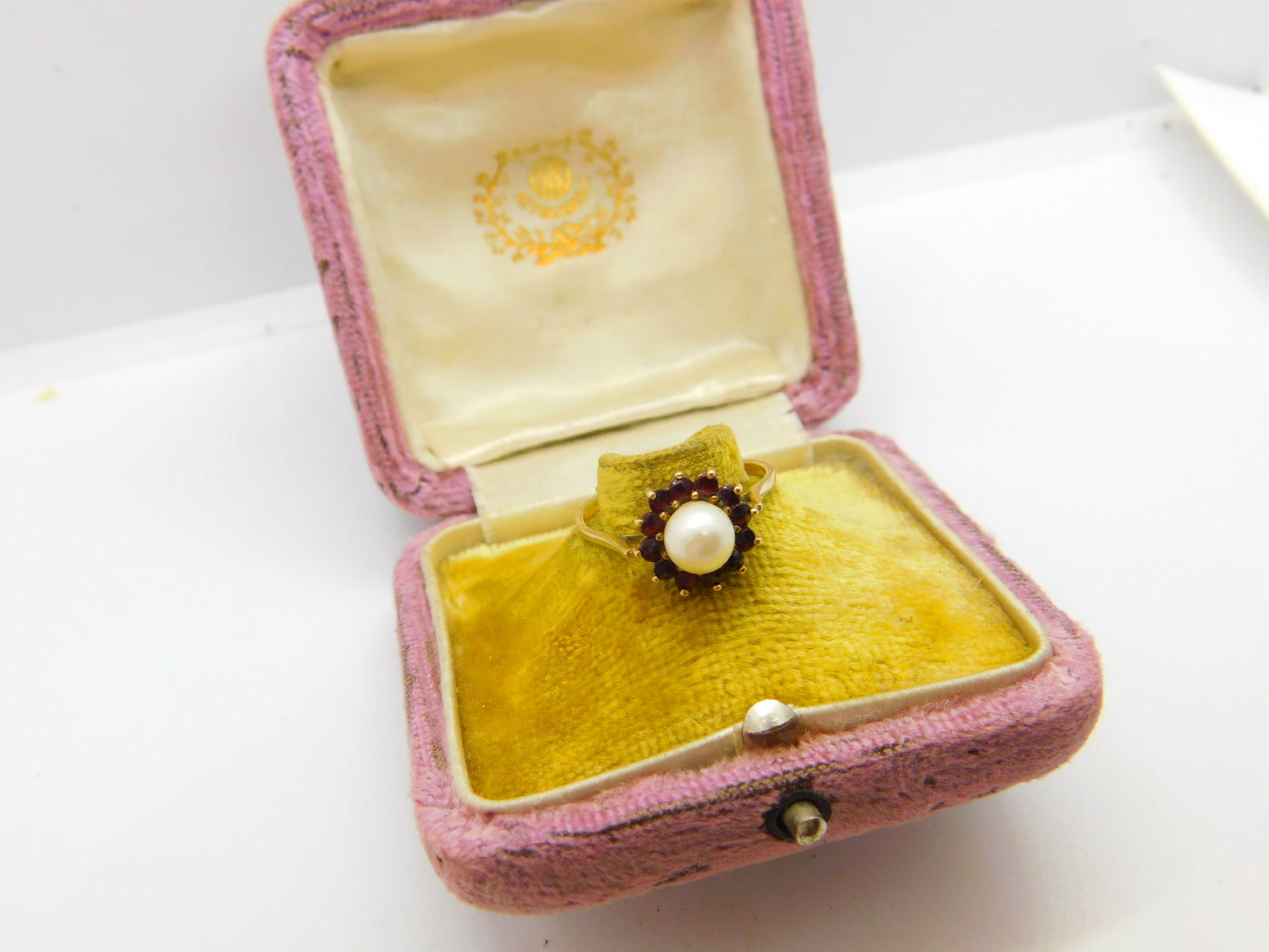 9ct Yellow Gold, Pearl & Garnet Flanked Floral Cluster Ring Vintage c1970