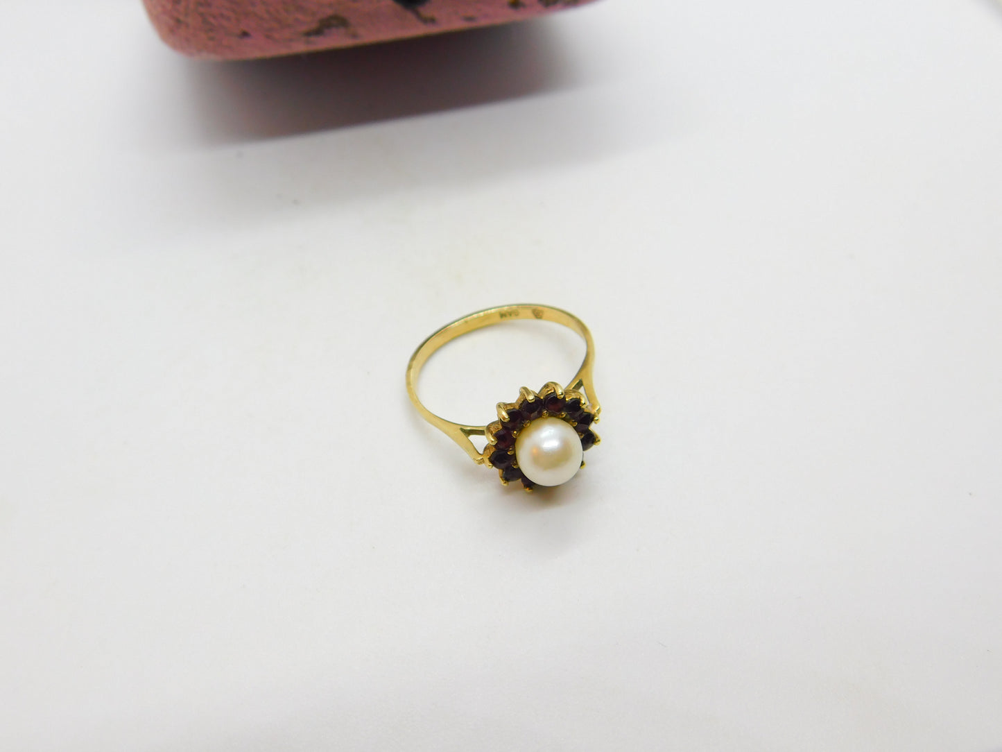 9ct Yellow Gold, Pearl & Garnet Flanked Floral Cluster Ring Vintage c1970