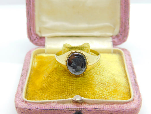 9ct Yellow Gold & Carved Haematite Centurion Intaglio Signet Ring 1990 Birmingha