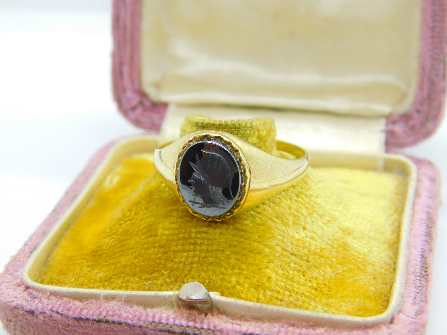 9ct Yellow Gold & Carved Haematite Centurion Intaglio Signet Ring 1990 Birmingha