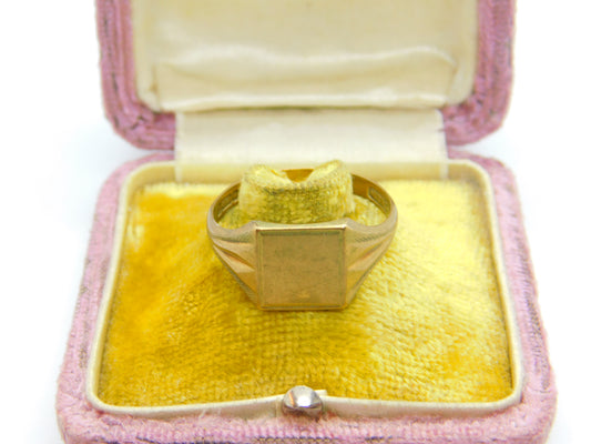 9ct Yellow Gold Essential Square Signet Ring 1969 Birmingham Vintage