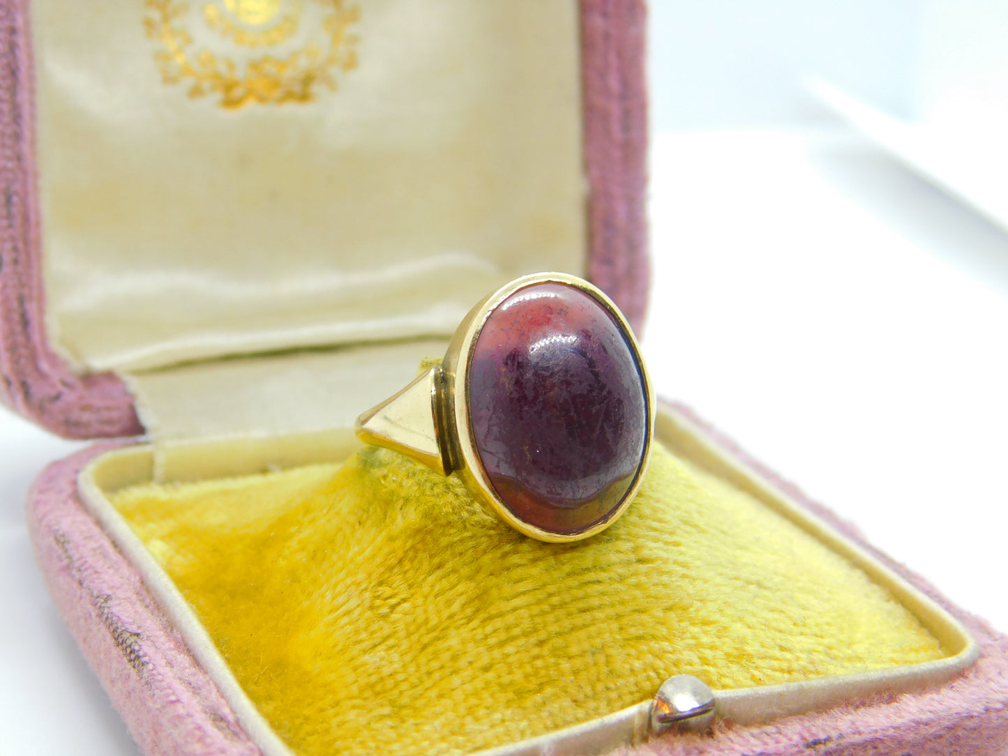 9ct Yellow Gold & Cabochon Almandine Garnet Dress Ring c1920 Art Deco