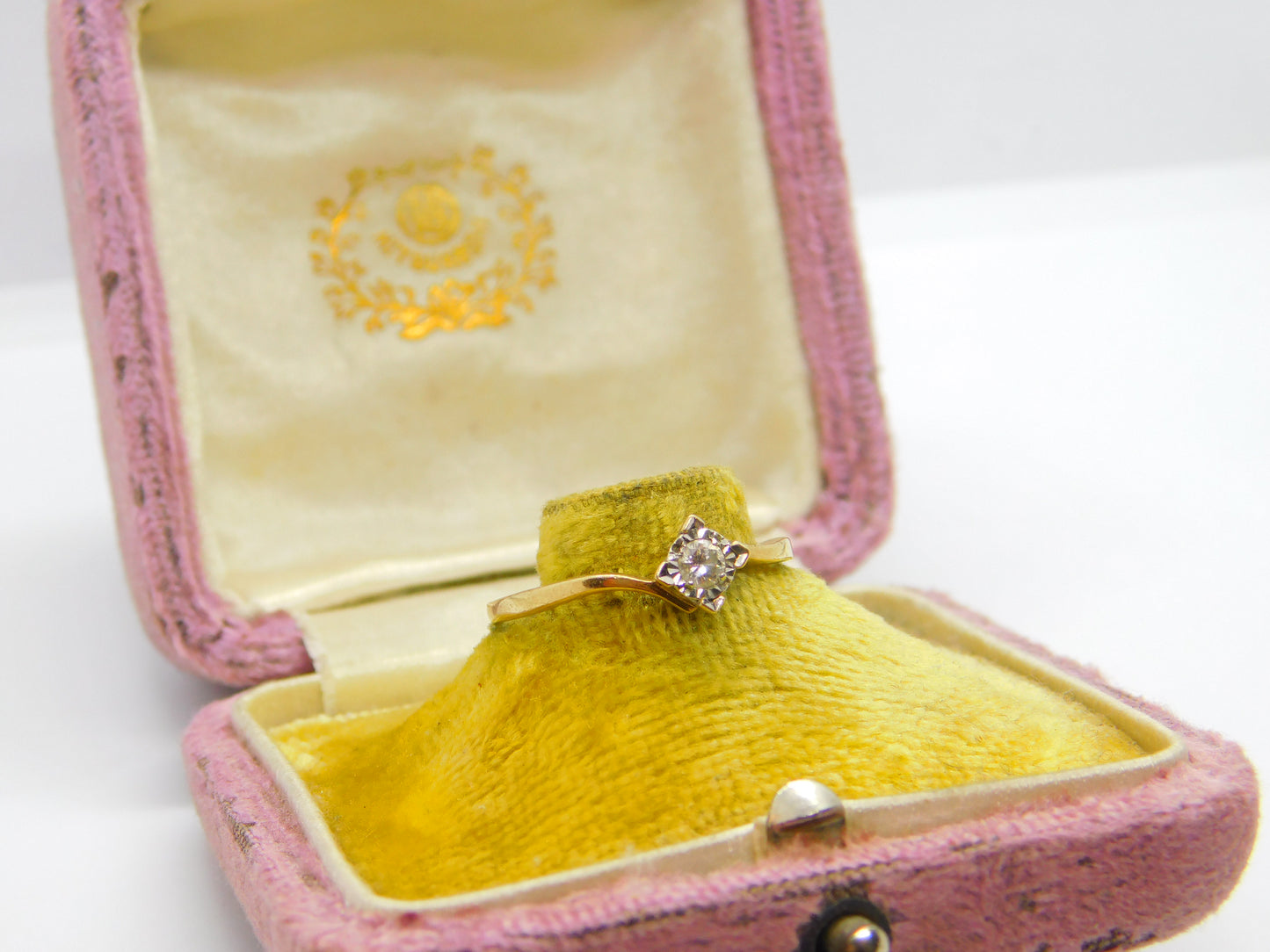 9ct Yellow Gold & 0.1ct Diamond Solitaire Ring Antique c1940 Art Deco