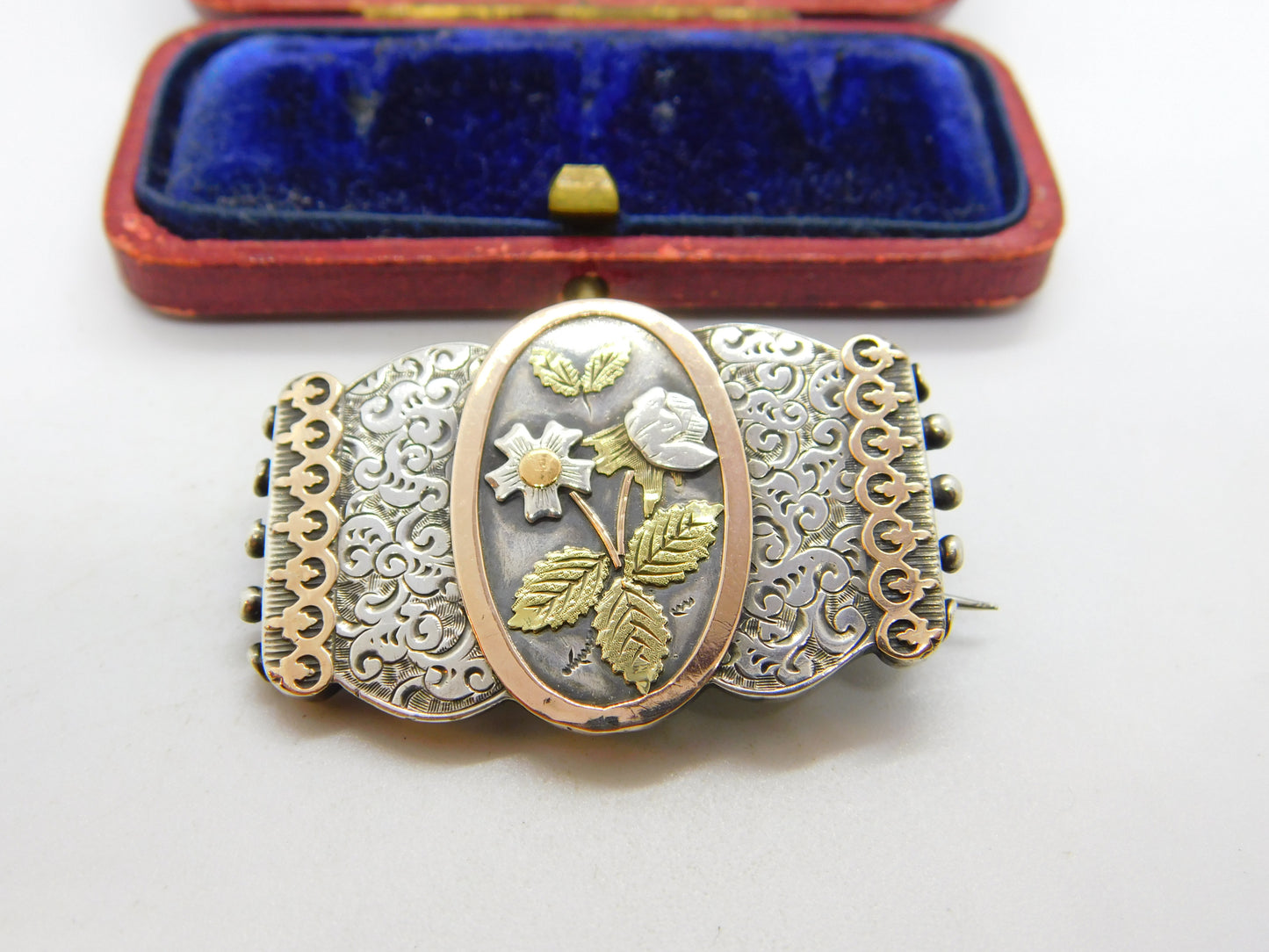 Victorian 9ct Gold on Sterling Silver Daisy Flower Sweetheart Brooch c1880