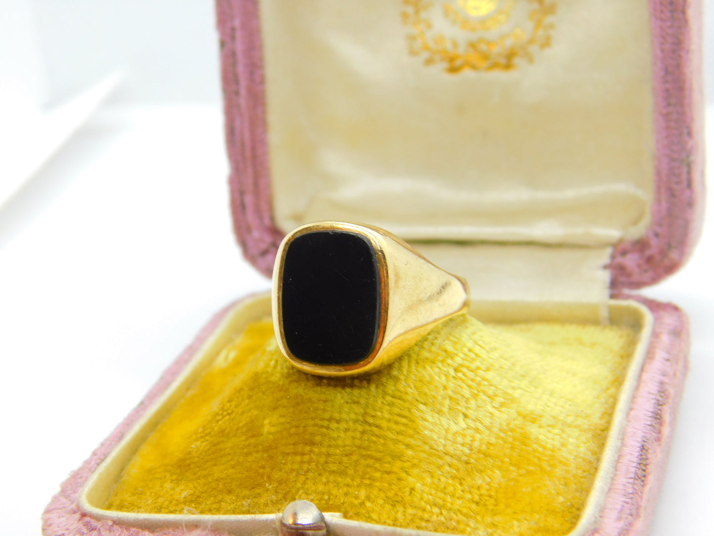 9ct Yellow Gold Essential Onyx Set Signet Ring 1976 Birmingham Vintage