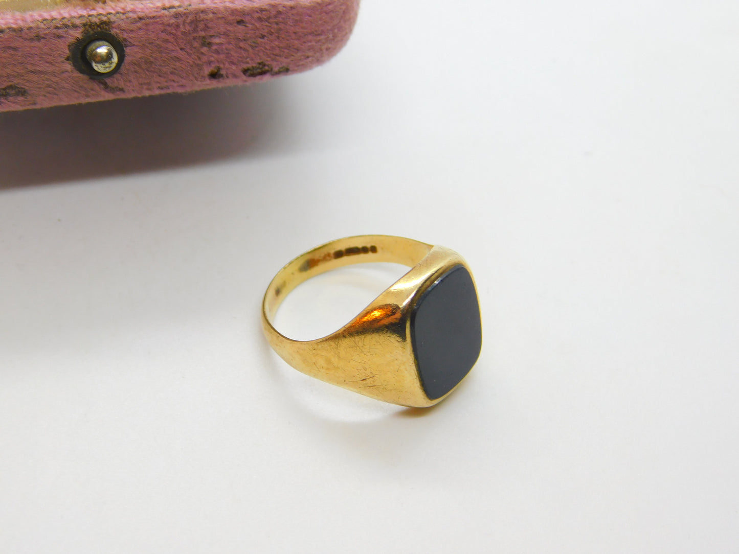 9ct Yellow Gold Essential Onyx Set Signet Ring 1976 Birmingham Vintage