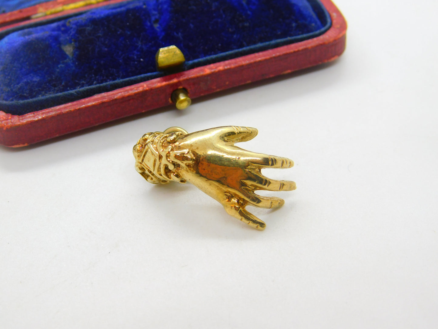 9ct Yellow Gold Figa Hand with Ring Charm Pendant 1979 London Vintage