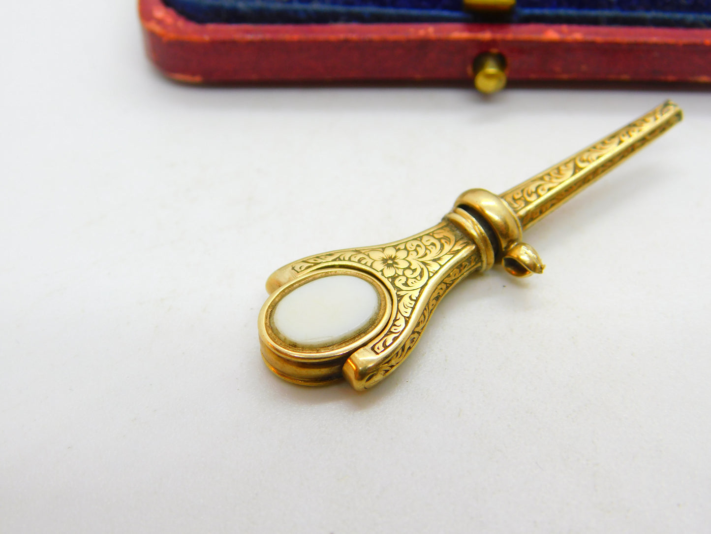 Victorian 15ct Gold, Carved Bloodstone & Sardonyx 'Kate' Watch Key c1860