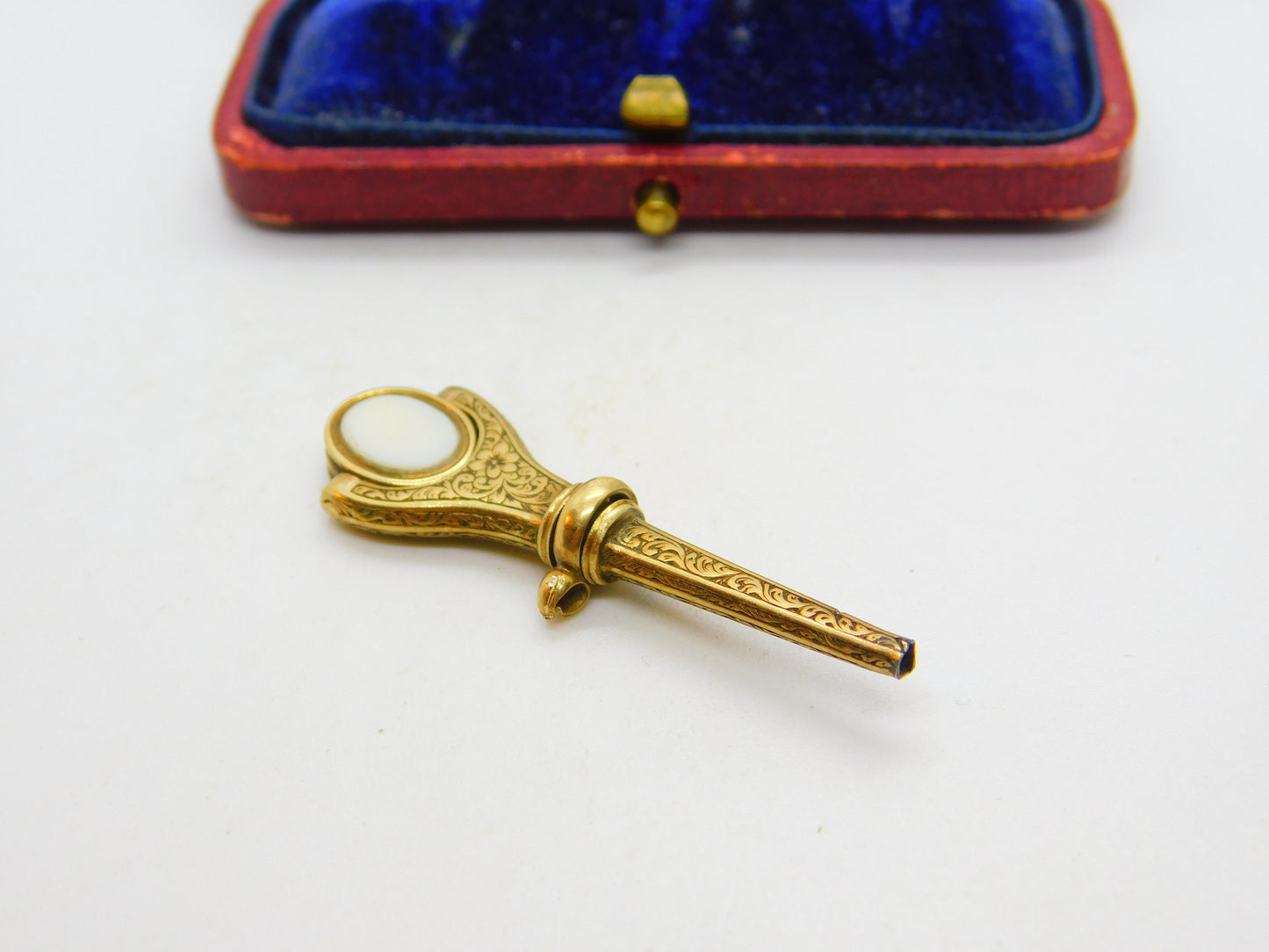 Victorian 15ct Gold, Carved Bloodstone & Sardonyx 'Kate' Watch Key c1860