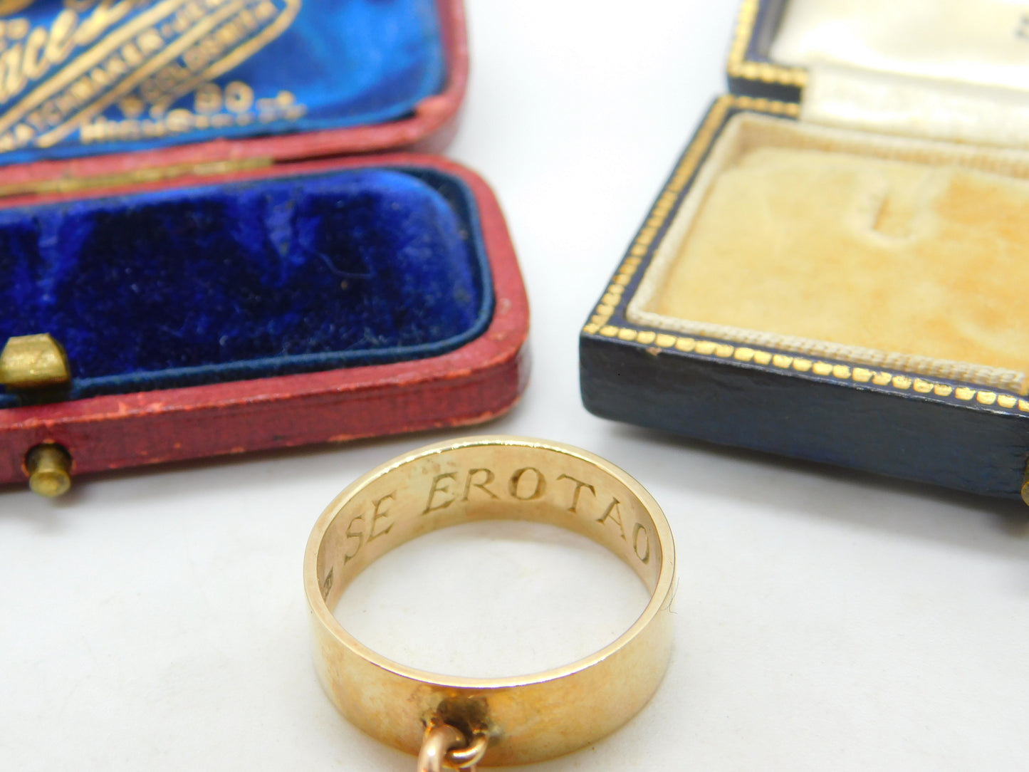 9ct Yellow Gold 'Se Eratao' Ring With Arrow Flint Antique c1900 Victorian