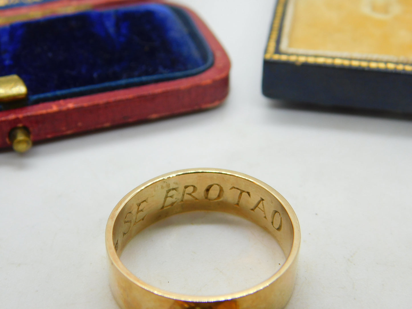 9ct Yellow Gold 'Se Eratao' Ring With Arrow Flint Antique c1900 Victorian