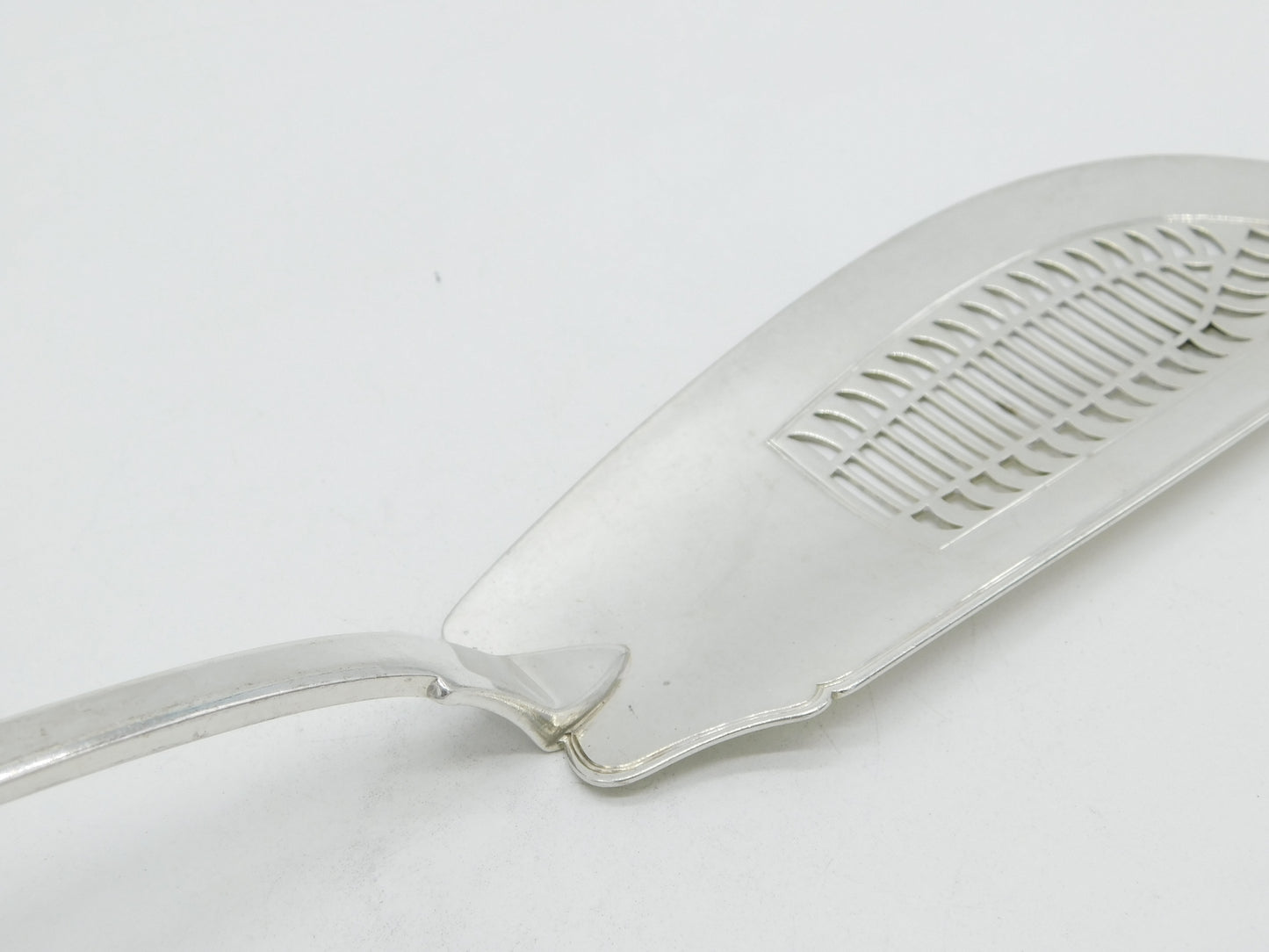 George III Sterling Silver Camel Crest Fish Slice Antique 1806 London