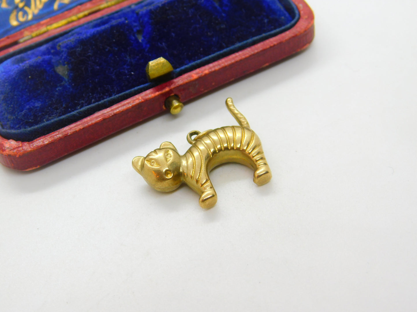 9ct Yellow Gold Startled Cat Kitten Charm Pendant Vintage c1970 Birmingham