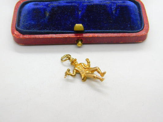 9ct Yellow Gold Pied Piper of Hamelin Charm Pendant Vintage c1970