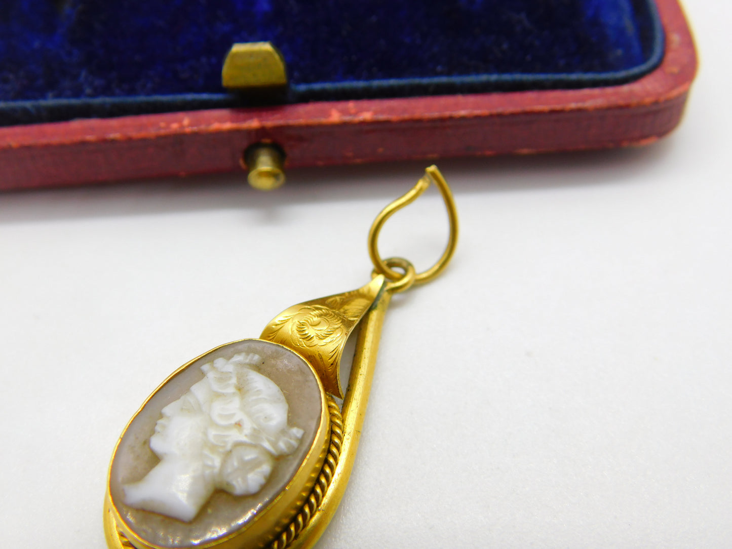 Victorian 18ct Gold & Carved Female Cameo Mourning Drop Pendant Antique c1860