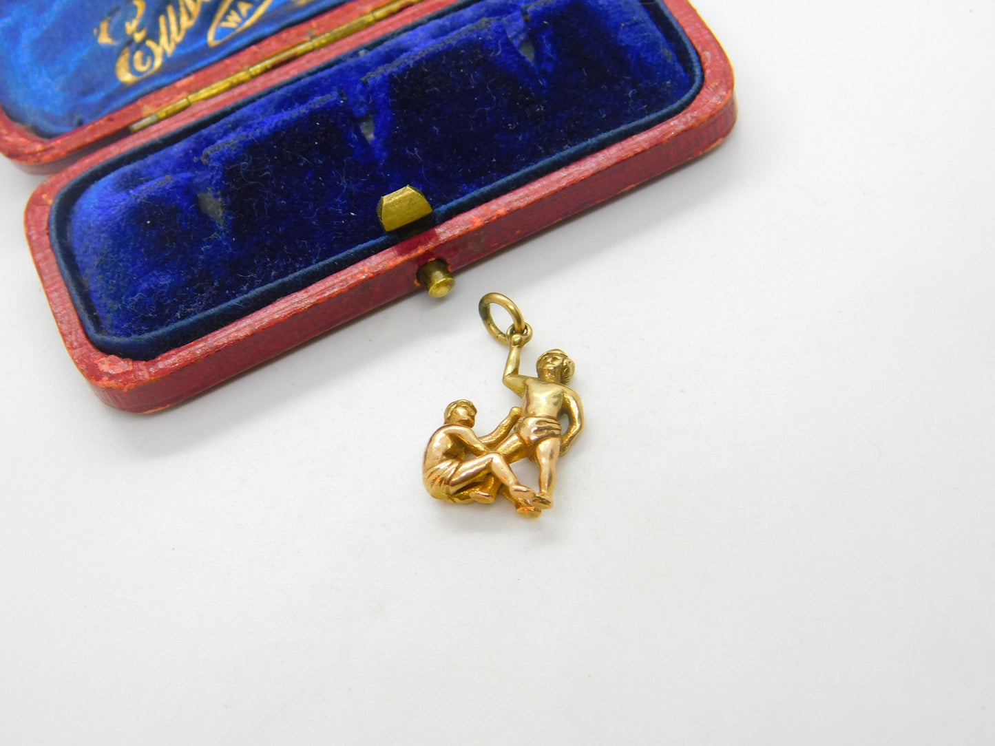 9ct Yellow Gold Twins of Gemini Zodiac Charm Pendant 1982 Birmingham