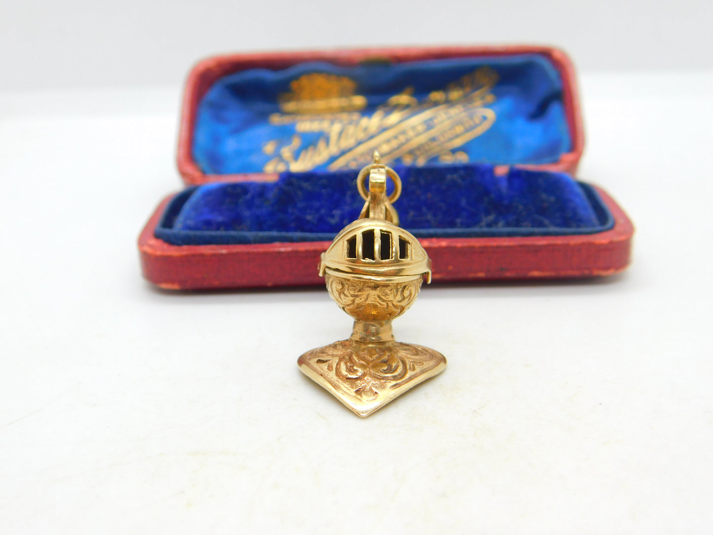 9ct Yellow Gold Medieval Knights Helmet Charm Pendant Vintage 1964 London