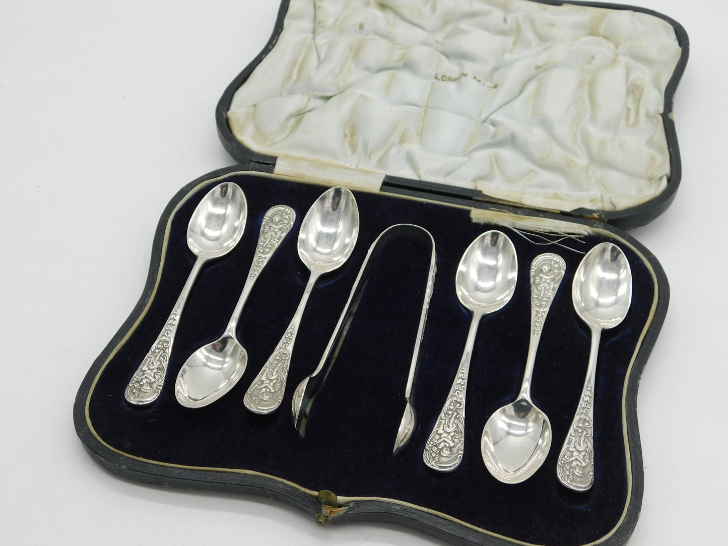 Boxed Sterling Silver Picture Back Teaspoons & Tongs Set Antique 1918 London Art Deco