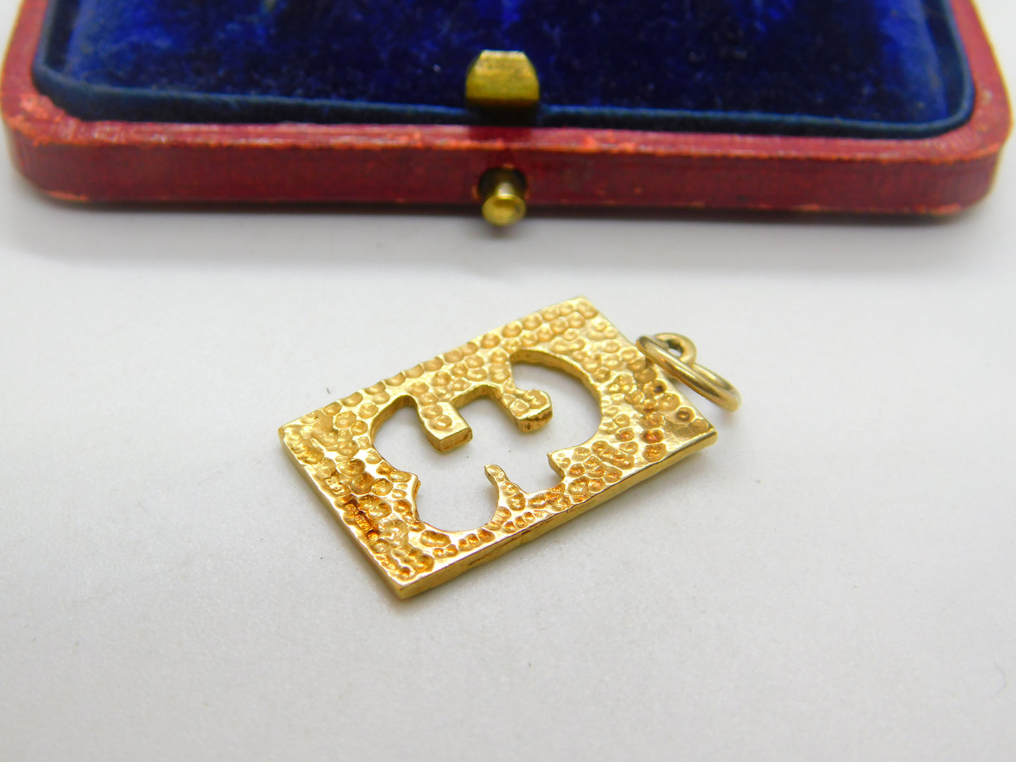 9ct Yellow Gold £ Pound Sign Charm or Pendant 1979 London Vintage