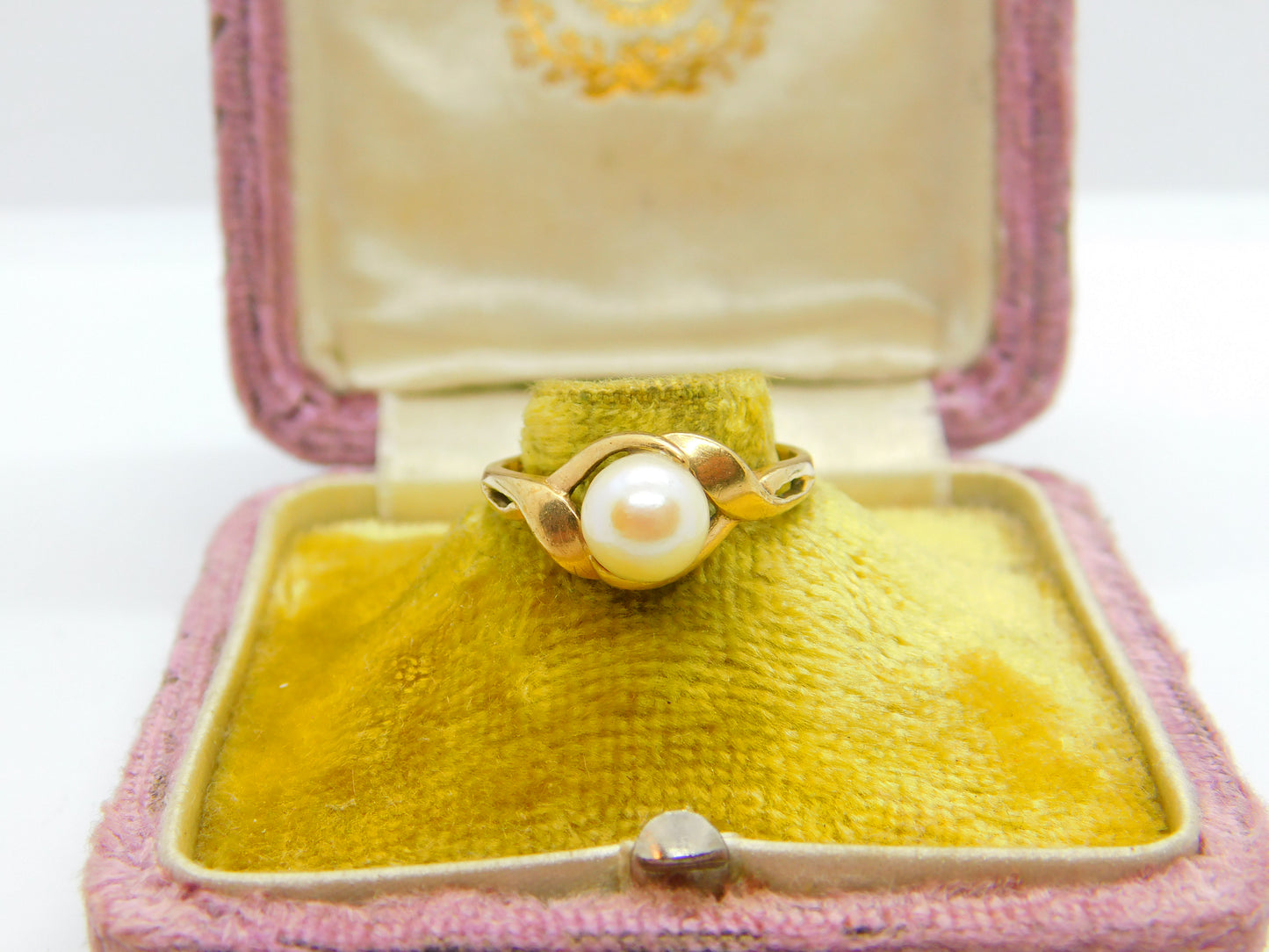 9ct Yellow Gold & Pearl Set Band Ring Vintage 1984 London