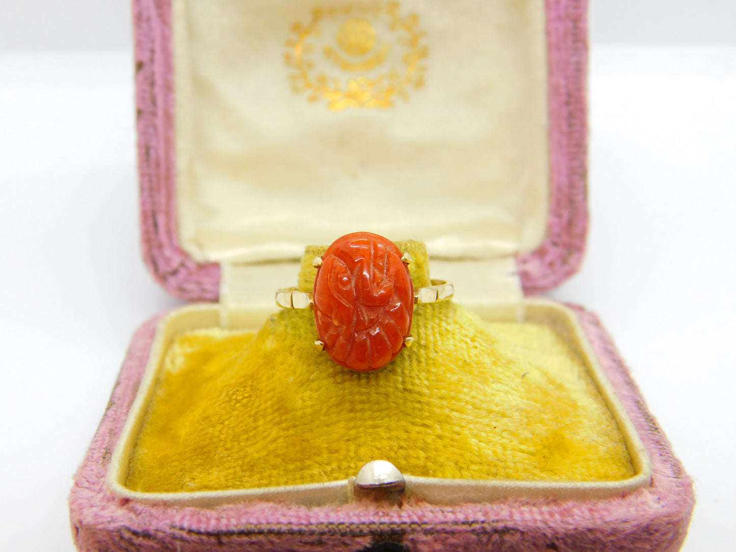 9ct Gold Carved Chrysanthemum Imperial Red Jade Dress Ring 1975 Birmingham