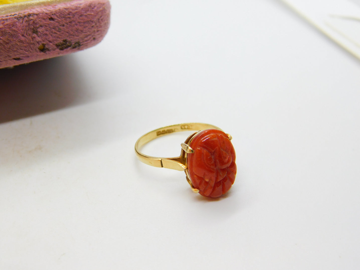 9ct Gold Carved Chrysanthemum Imperial Red Jade Dress Ring 1975 Birmingham