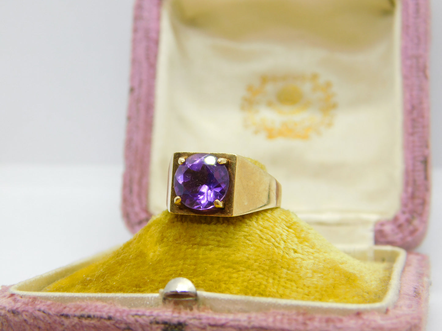 9ct Yellow Gold & Cushion Cut Amethyst Modernist Ring Vintage 1970 Birmingham