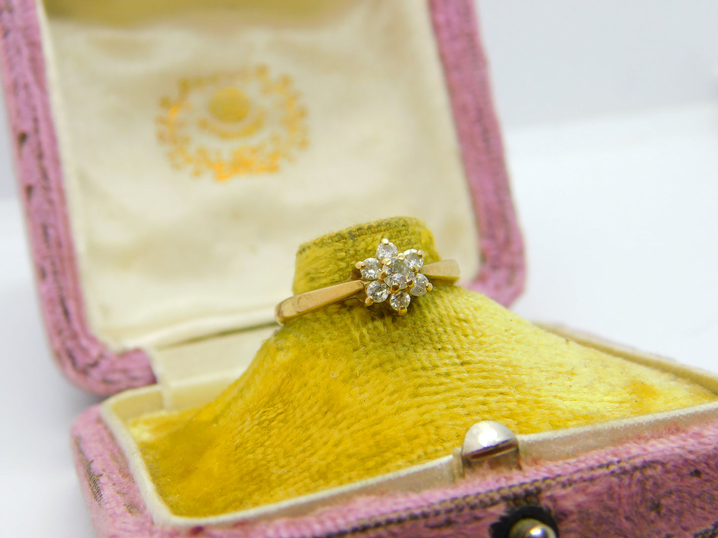 9ct Yellow Gold Diamond Floral Daisy Cluster Ring 1986 Birmingham Vintage