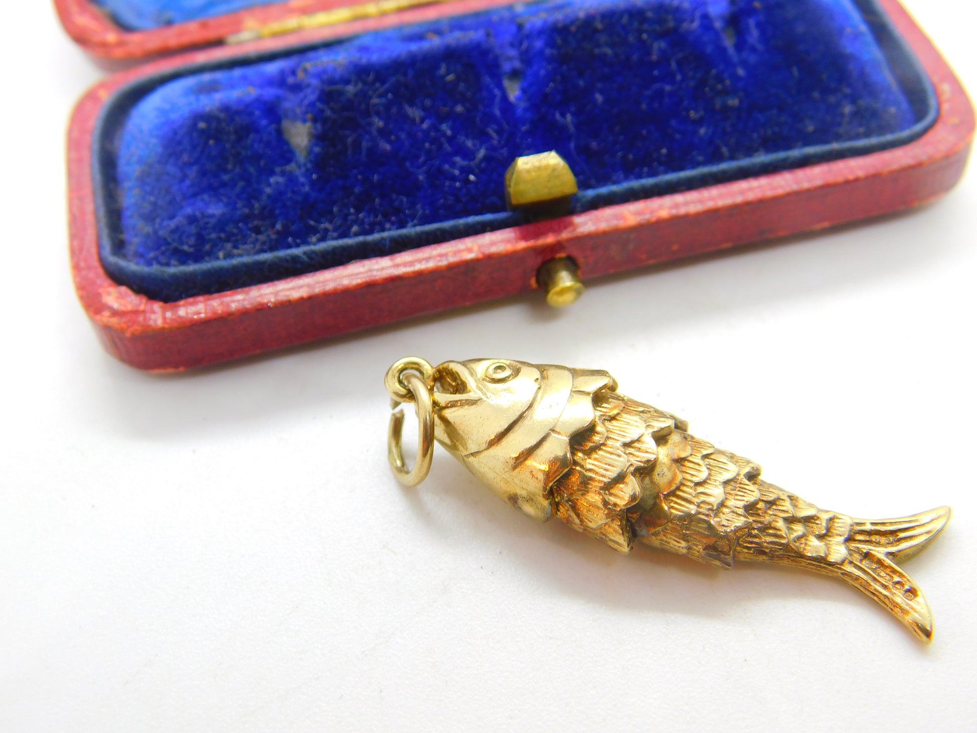 Large 9ct Yellow Gold Articulated Flapping Fish Pendant 1979 London Vi ...