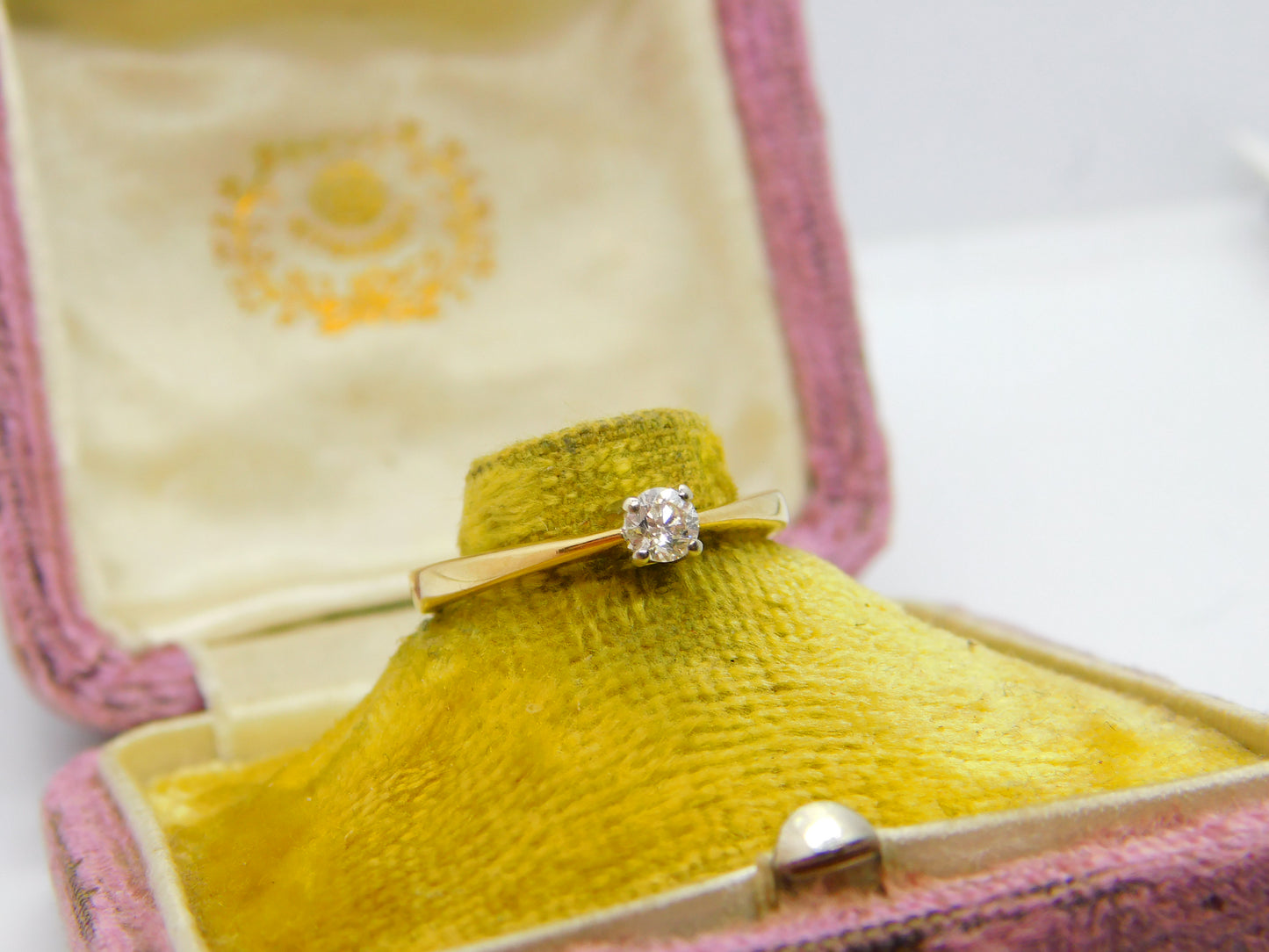 9ct Yellow Gold & 0.2ct Diamond Solitaire Ring Vintage Sheffield c1990