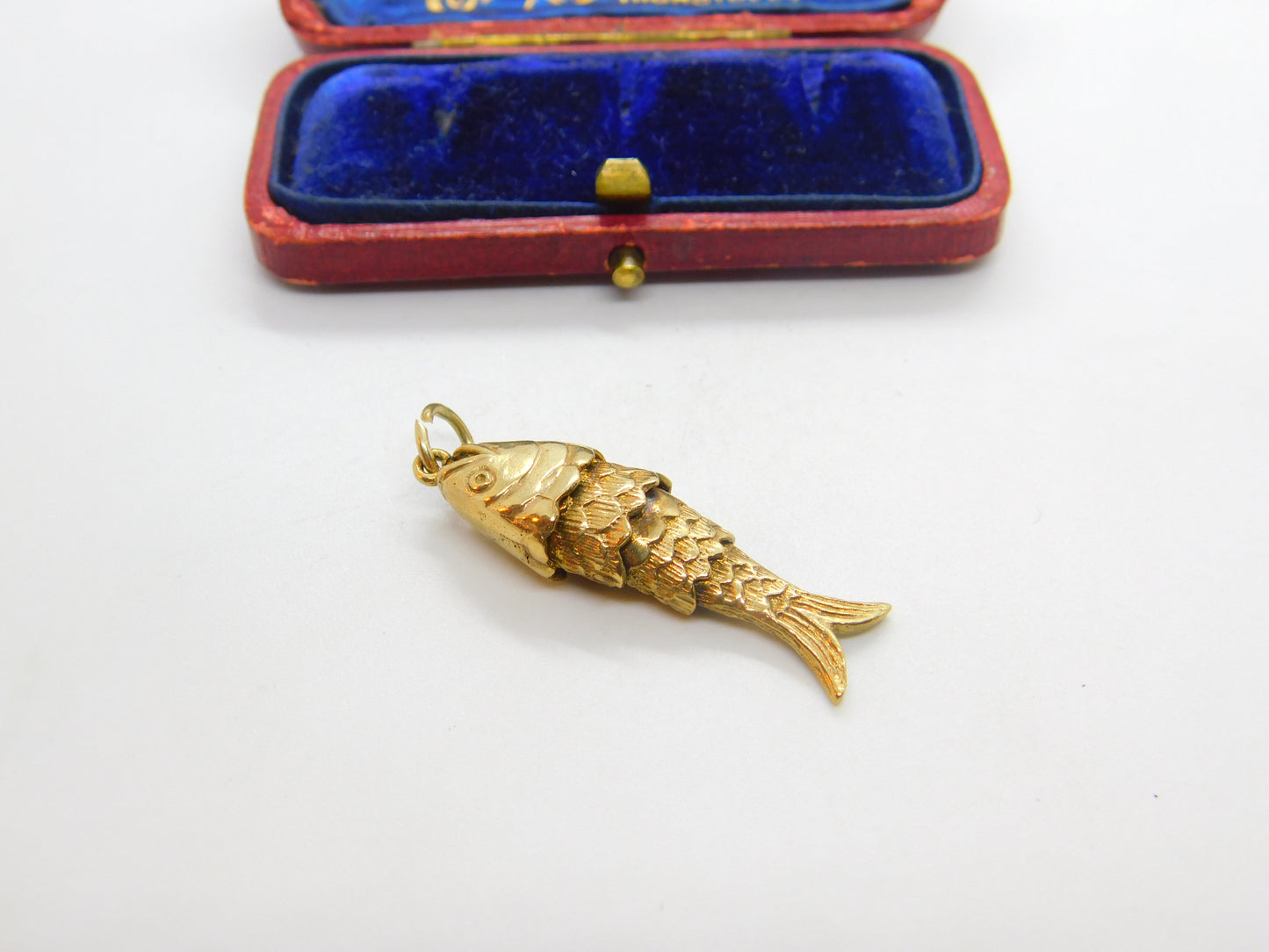 Large 9ct Yellow Gold Articulated Flapping Fish Pendant 1979 London Vintage