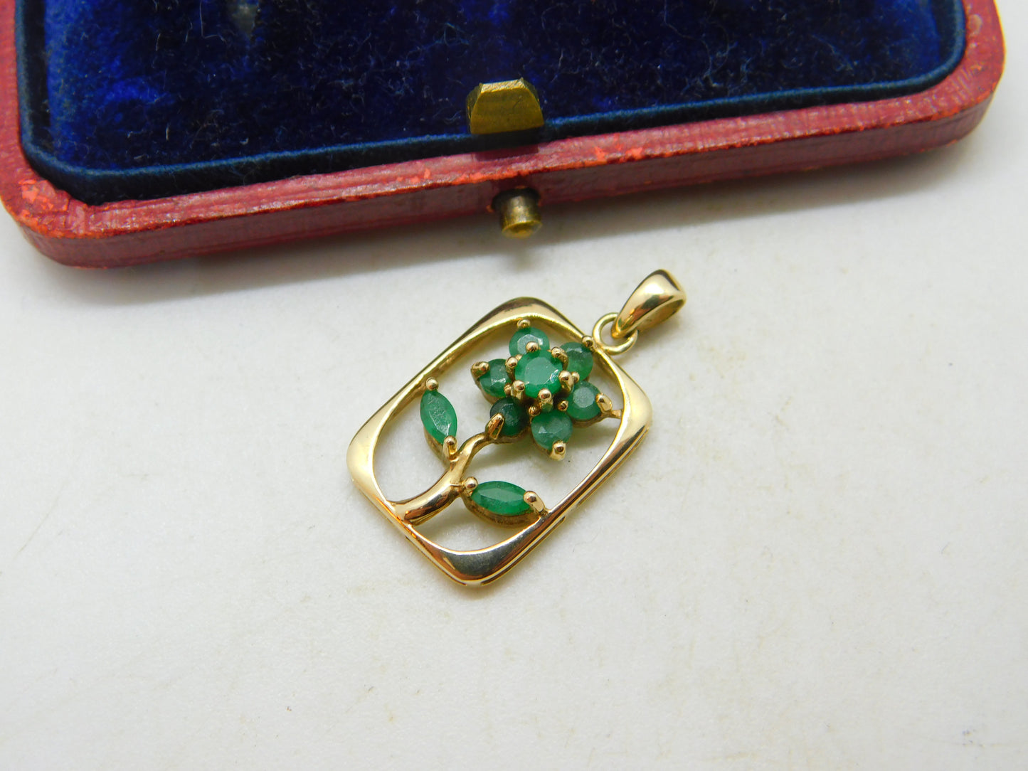 10ct Yellow Gold & Natural Emerald Flower Drop Pendant Vintage c1980