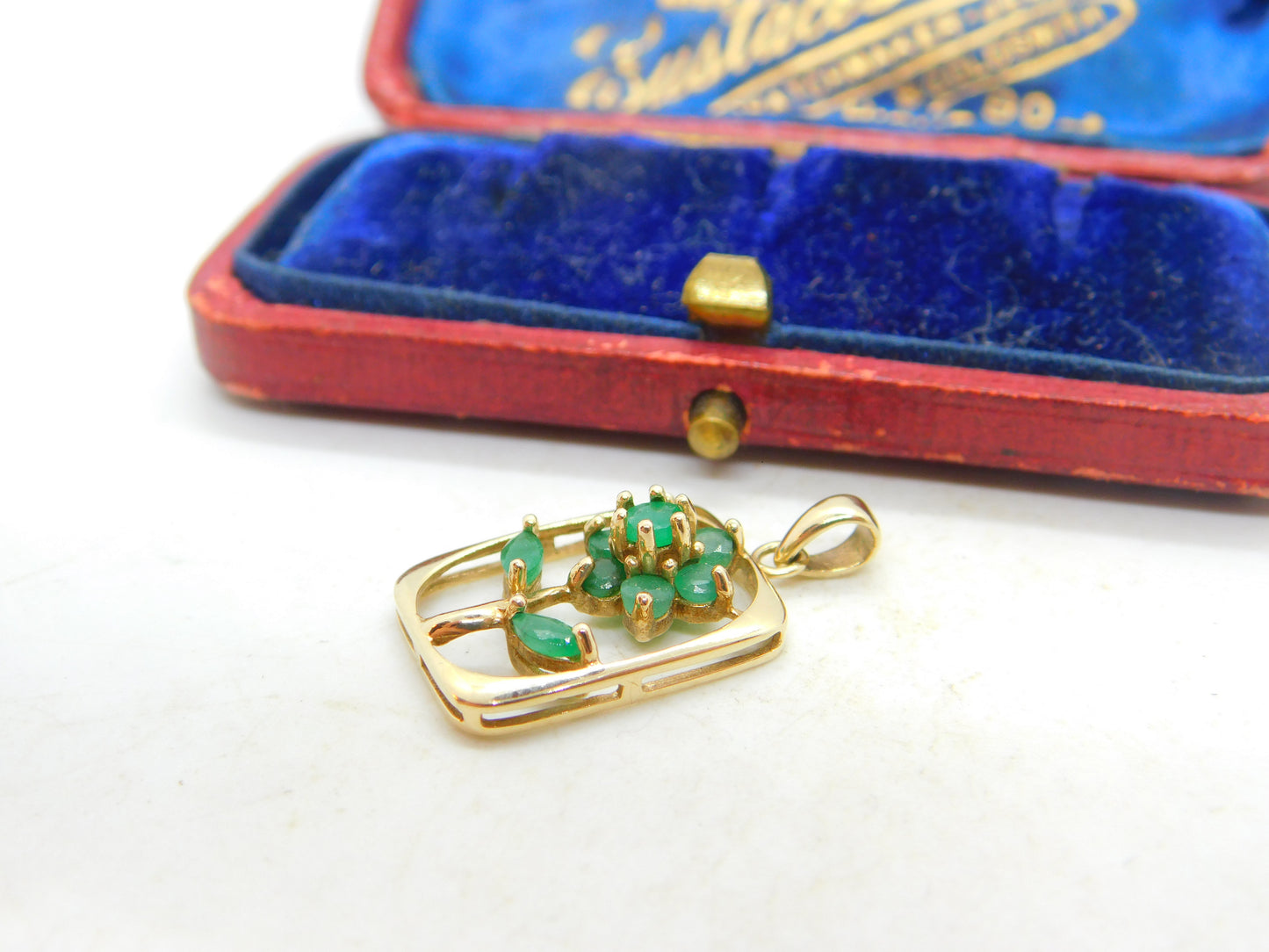 10ct Yellow Gold & Natural Emerald Flower Drop Pendant Vintage c1980