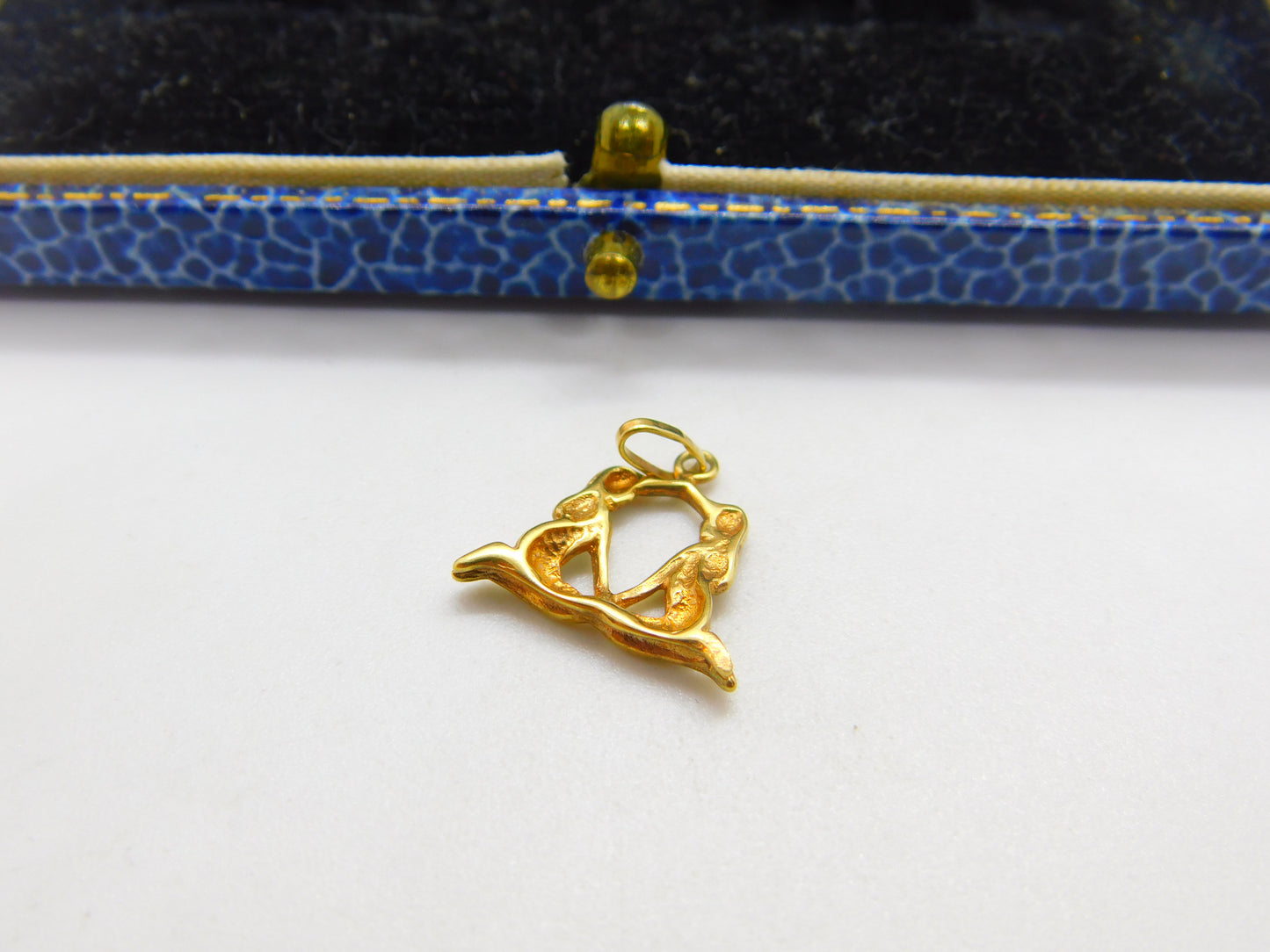 9ct Yellow Gold Twins of Gemini Zodiac Charm Pendant Vintage c1970