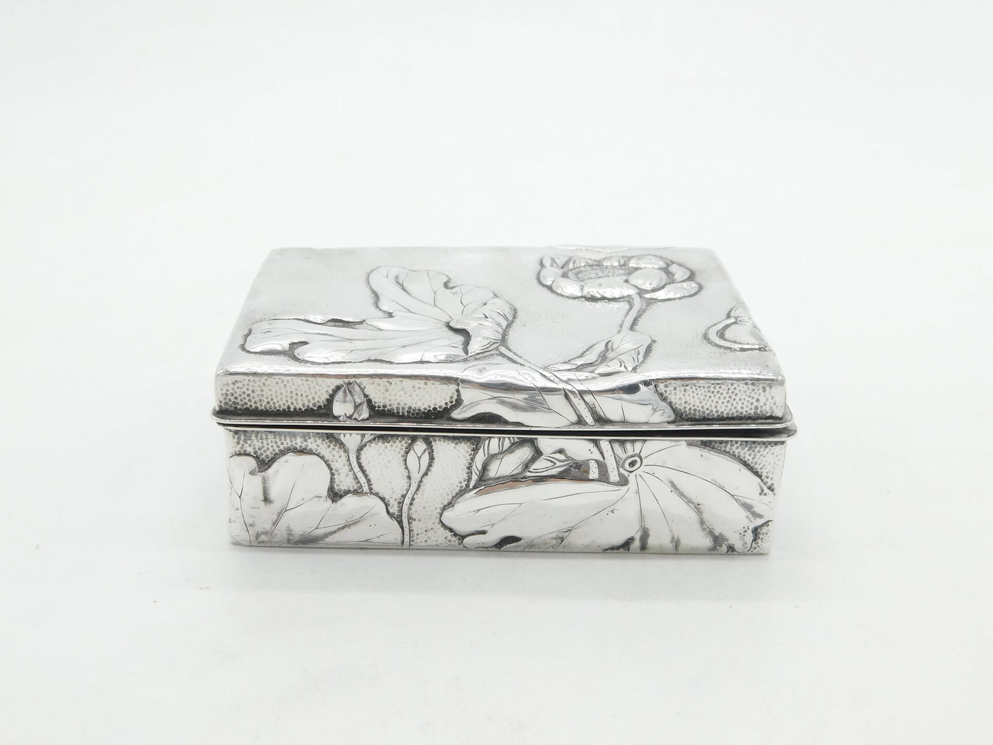 Japanese Meiji Period 'Jungin' Pure Silver Floral Pattern Jewellery Box c1880