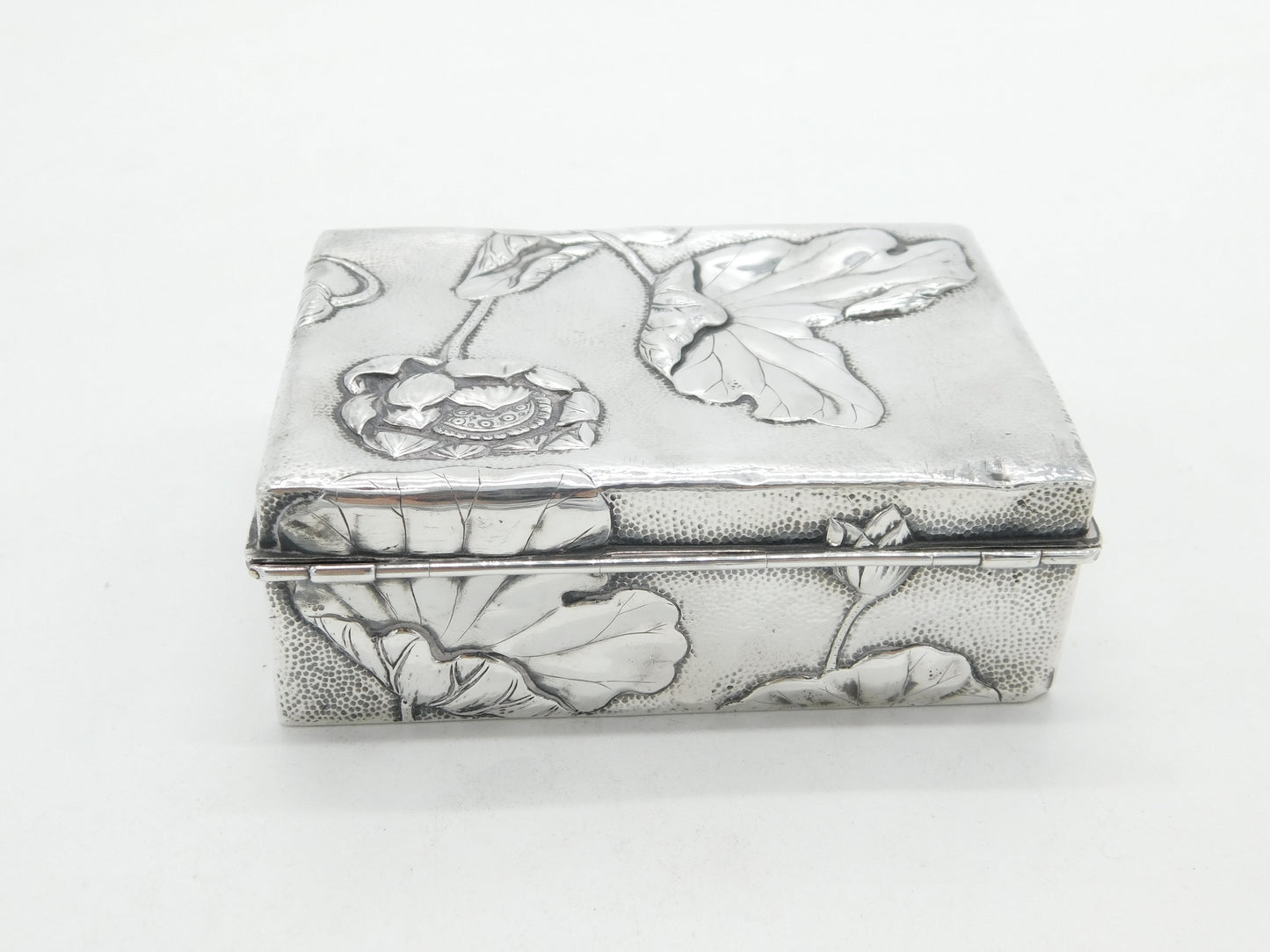 Japanese Meiji Period 'Jungin' Pure Silver Floral Pattern Jewellery Box c1880