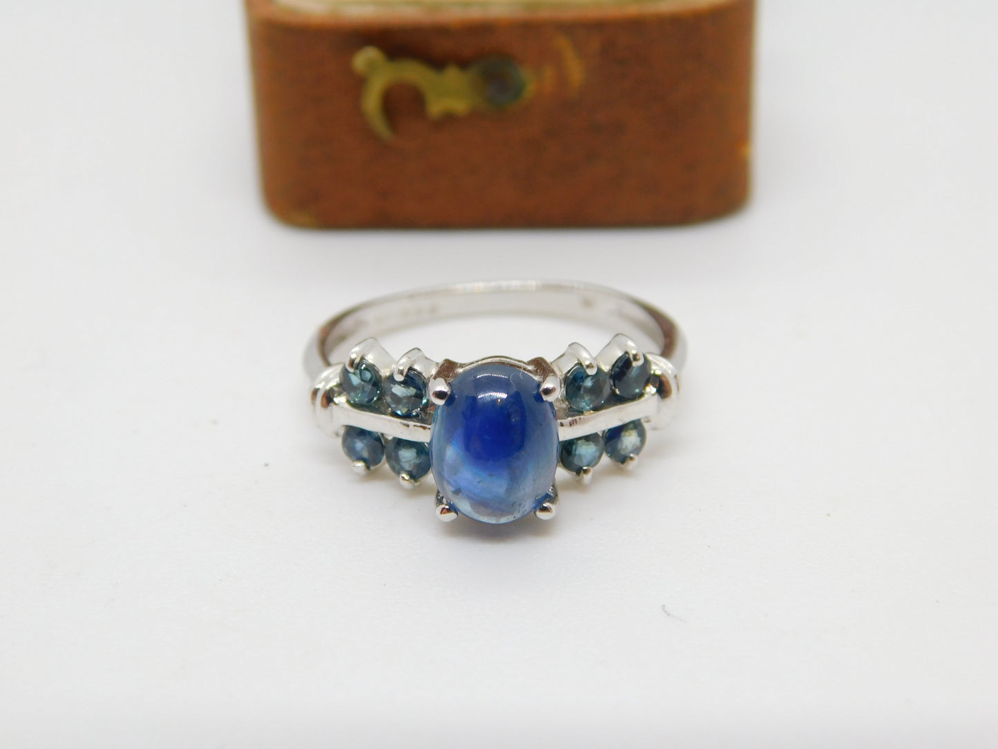 9ct White Gold Cabochon Cut Sapphire Dress Ring Vintage 2005 Birmingham