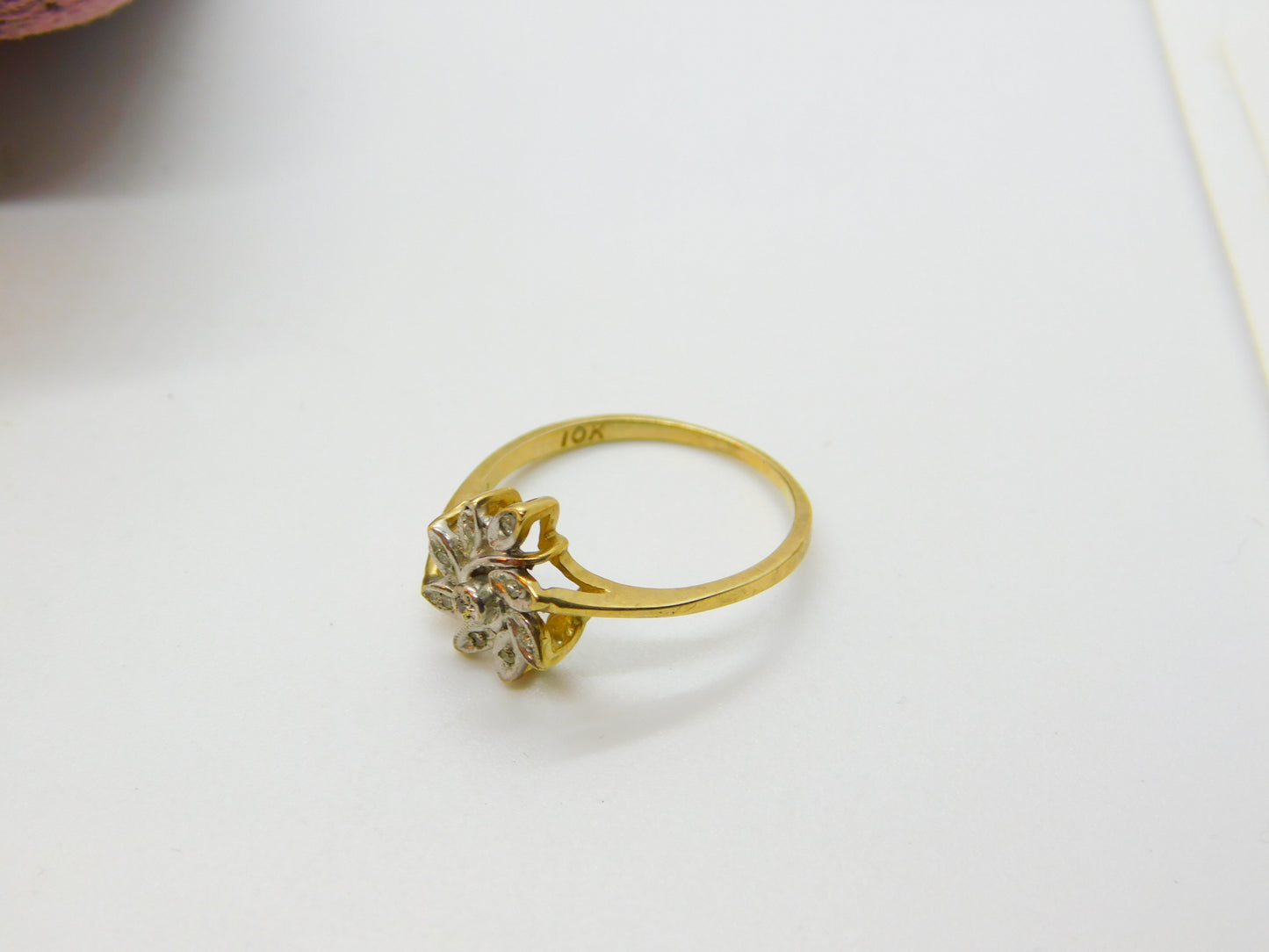 10ct Yellow Gold, Diamond Set Floral Leaf Pattern Ring Vintage c1970