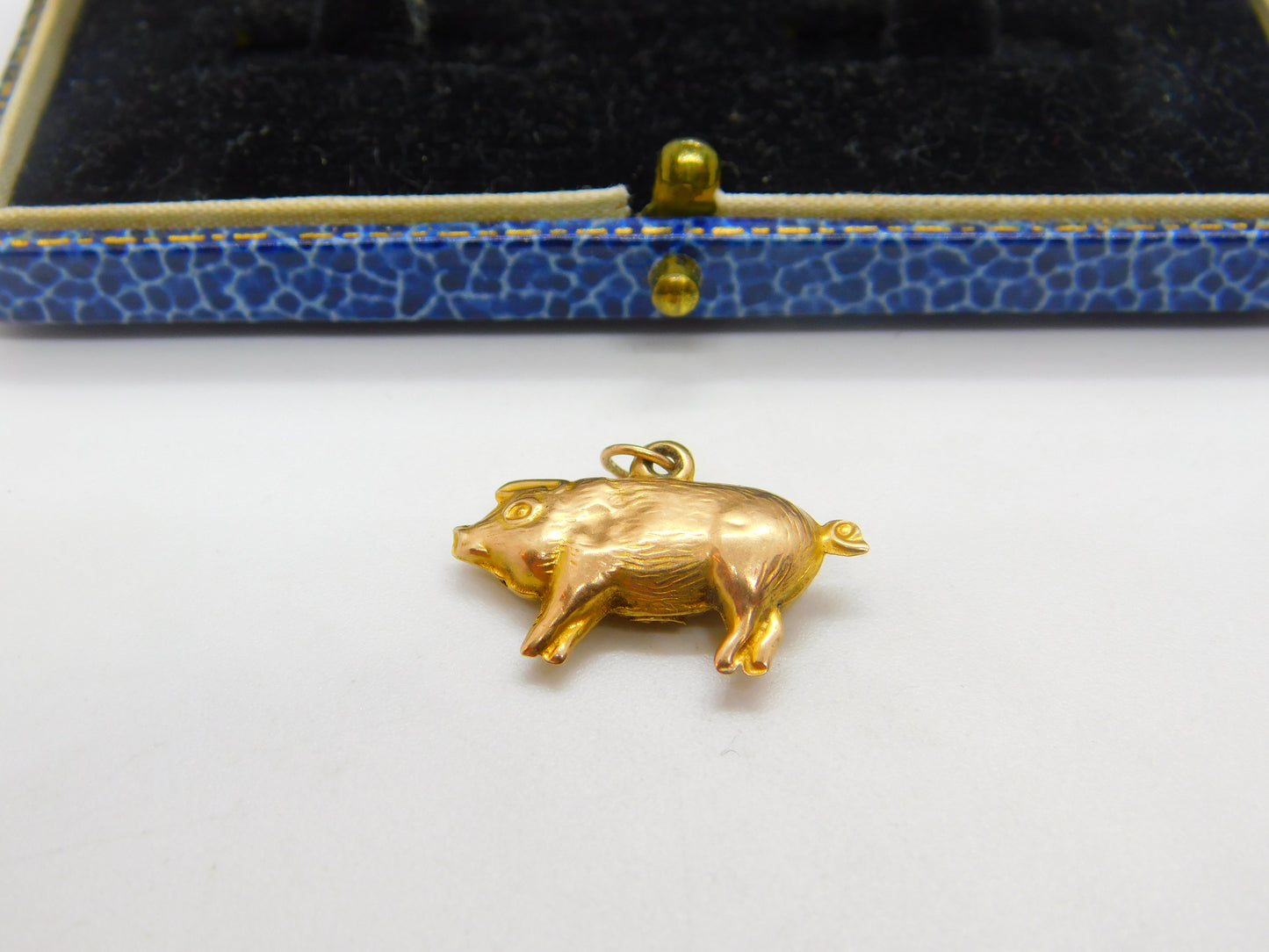 Edwardian 9ct Yellow Gold Little Pig Charm Pendant Antique c1910