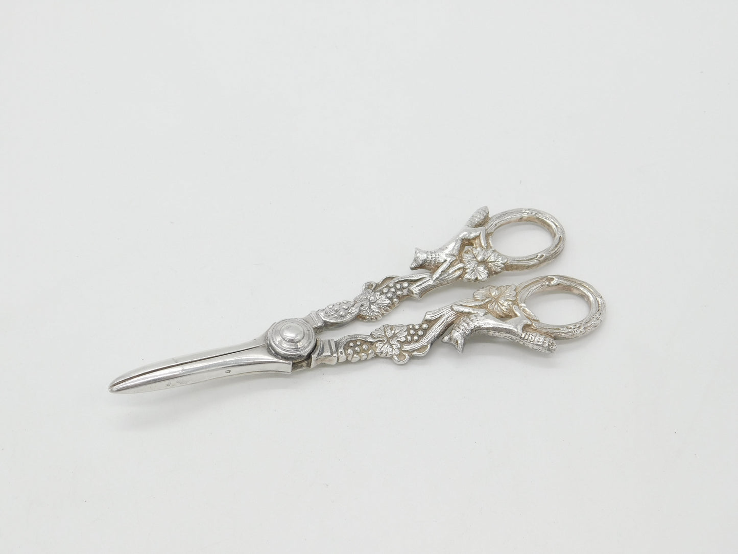 Pair of Sterling Silver Vine & Running Fox Grape Scissors 1942 Sheffield Antique