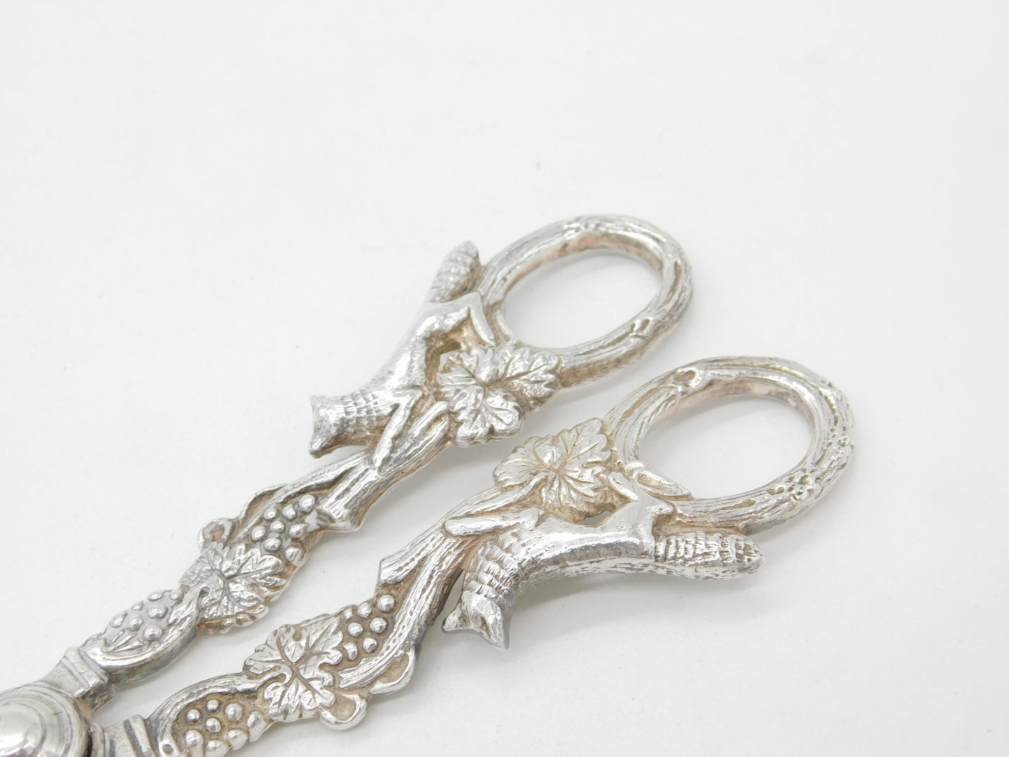 Pair of Sterling Silver Vine & Running Fox Grape Scissors 1942 Sheffield Antique