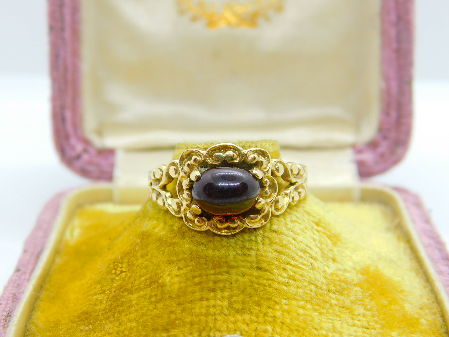 9ct Gold & Cabochon Bohemian Garnet Floral Victorian Style Ring Vintage 1976