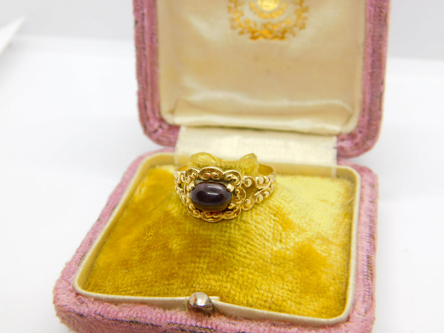 9ct Gold & Cabochon Bohemian Garnet Floral Victorian Style Ring Vintage 1976