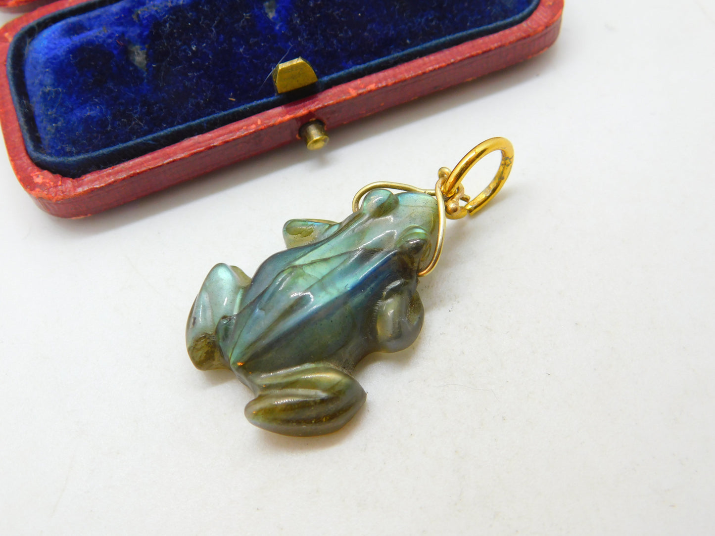 Carved Labradorite Frog Pendant 9ct Yellow Gold Bale Antique Art Deco c1920