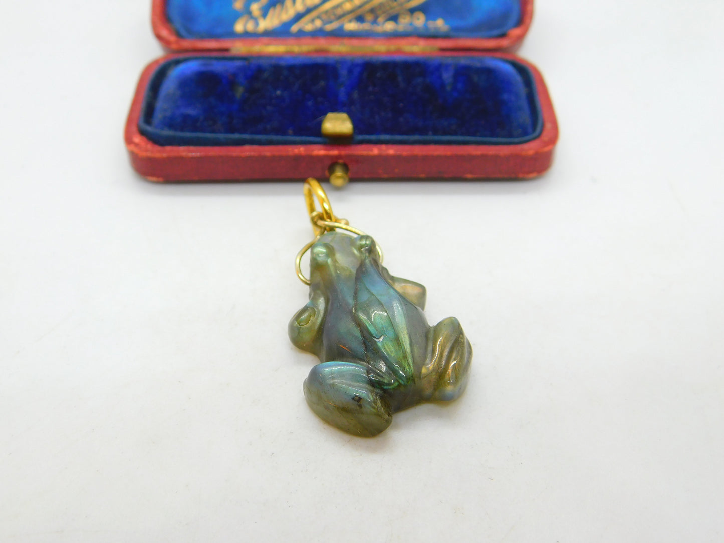 Carved Labradorite Frog Pendant 9ct Yellow Gold Bale Antique Art Deco c1920